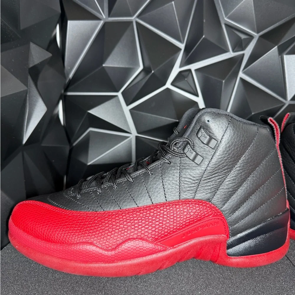 Jordan Men's Black Retro 12 - Picture 6 of 14